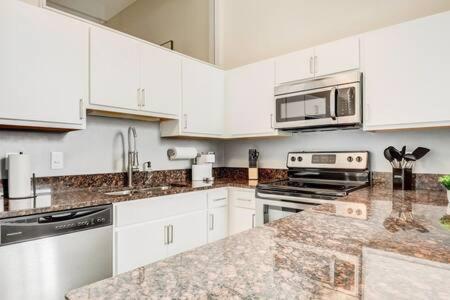 Cozysuites - 2Br With Direct Skybridge Access #5 Indianapolis Exterior foto