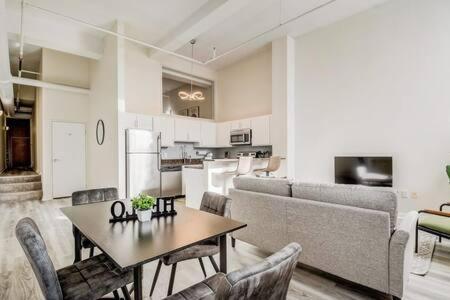 Cozysuites - 2Br With Direct Skybridge Access #5 Indianapolis Exterior foto